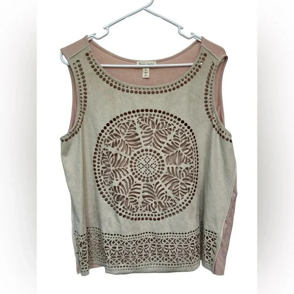 Liberty Garden beige laser cut pattern sleeveless top NWOT - Picture 1 of 8